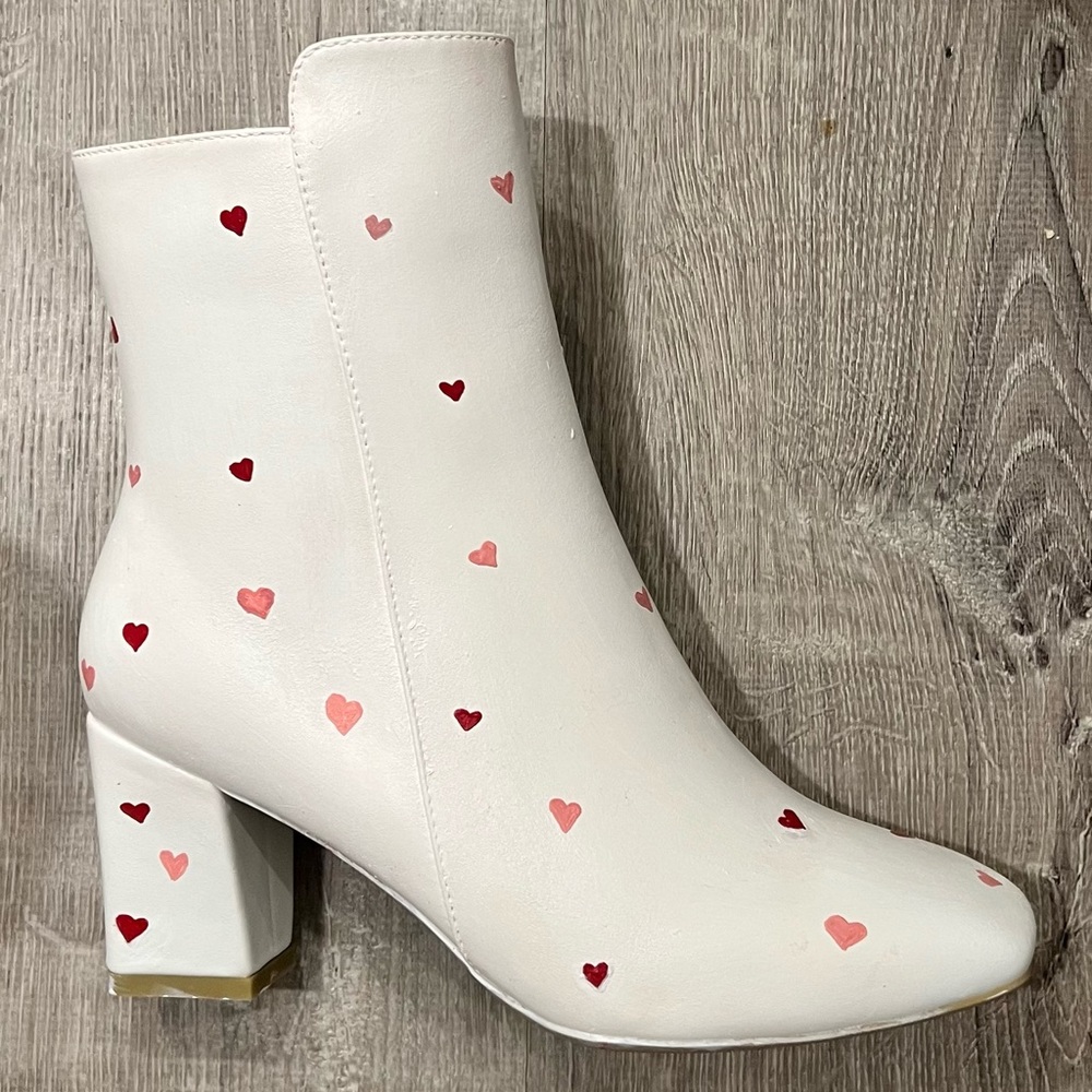 Hand painted custom white booties size 8.5 painted with pink and red hearts VDay